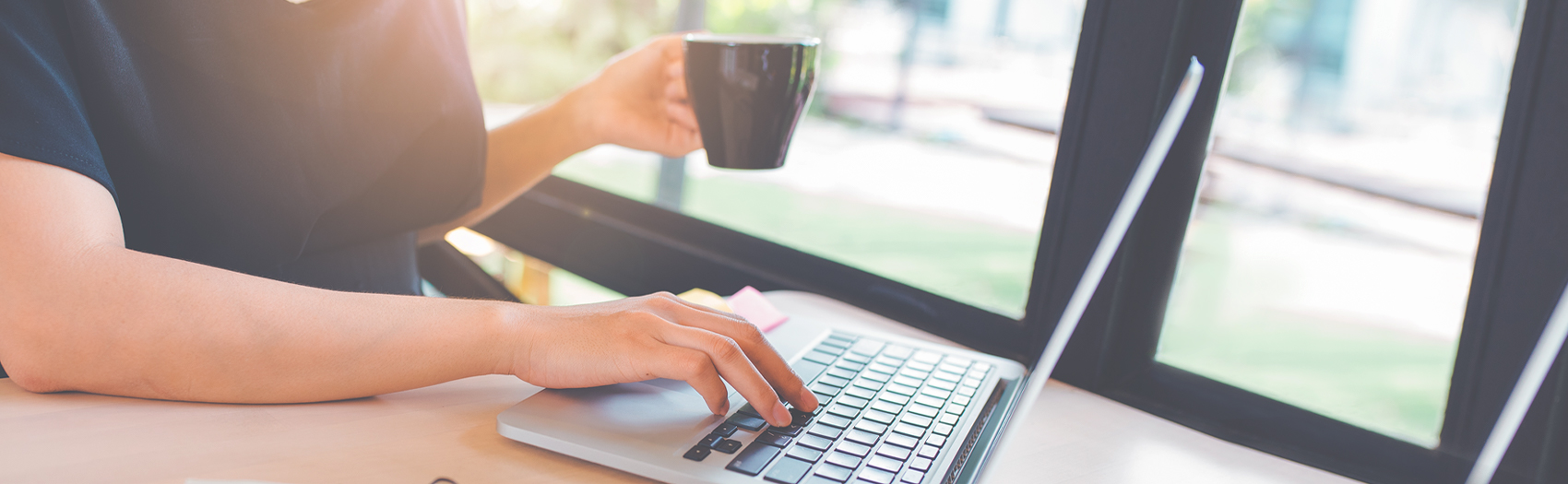 Photo of a woman on her computer representing the Online Therapy in Virginia offered at Gray Horse Counseling.  | Online Therapy in Virginia, Online Therapy in Powhatan, VA, Online Therapist in Virginia | 23103